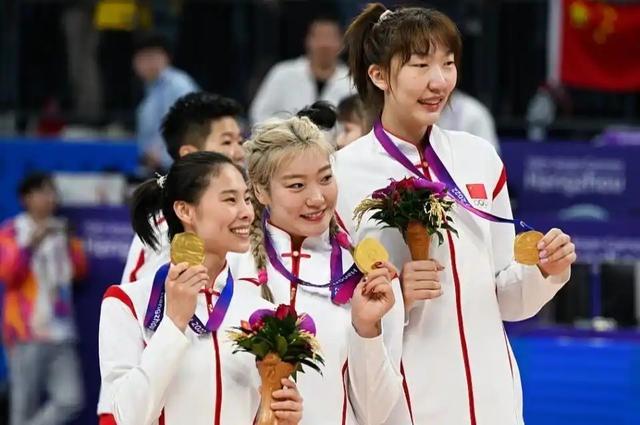 国家出手！宫鲁鸣打压球员真相大白，幕后黑手被揪，王思雨太无辜