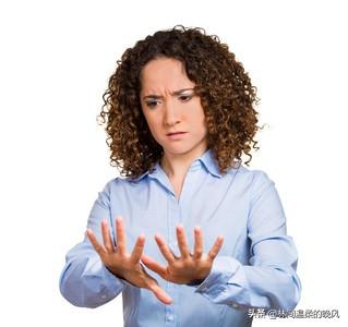 十八岁女大学用八瓶酒精洗小腿