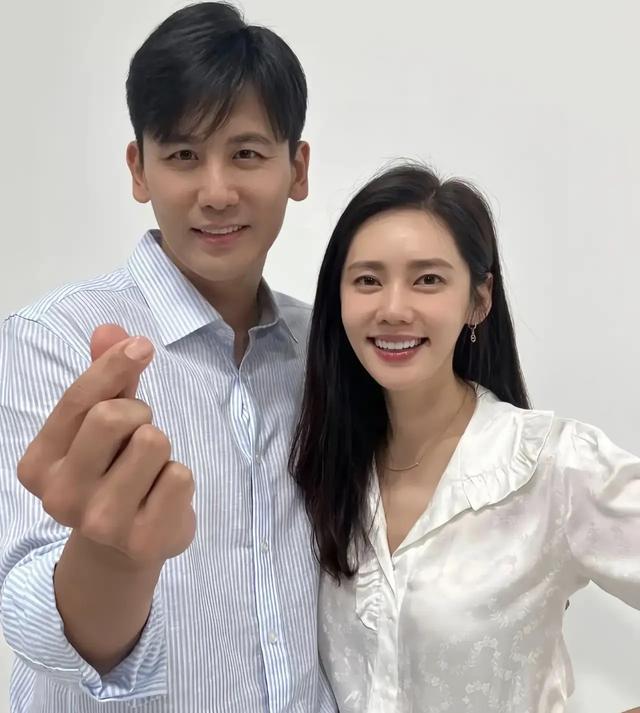 于晓光也没想到，一场韩国总统访华的活动，竟让秋瓷炫意外出圈