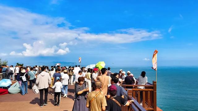 诸君,重阳来此登高赏景可好