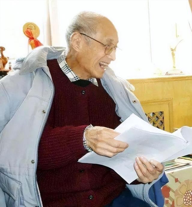 27岁女子爱上63岁火箭专家，相守一生，他去世后才知道爱人的身份