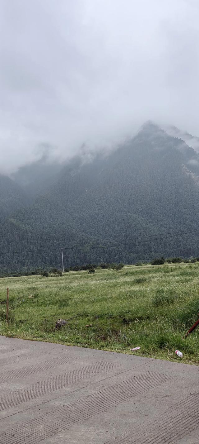 马蹄寺千佛洞旅游文化景区。