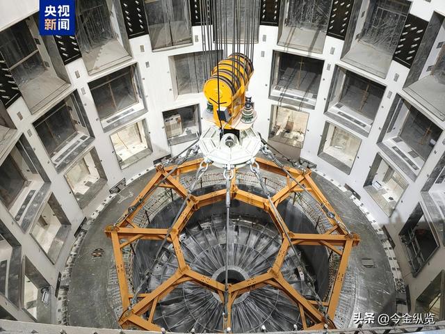 400吨巨兽立功！中国人造太阳剑指2030核聚变商用，领先全球10年