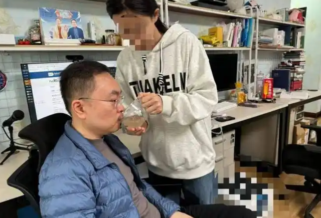 原来他就是刘强东的好搭档，41岁确认渐冻症一家三代短命现状如何