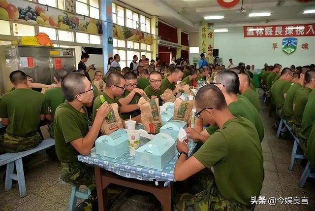 王大陆事件扩大！修杰楷、陈柏霖被上铐带走，贾静雯称孩子被吓到