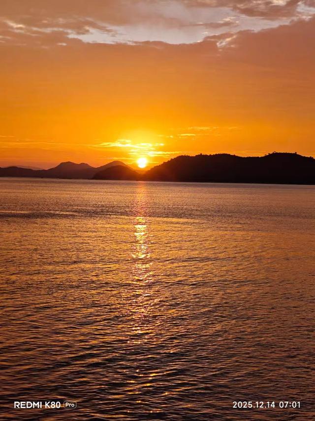 到沙头角看海上日出