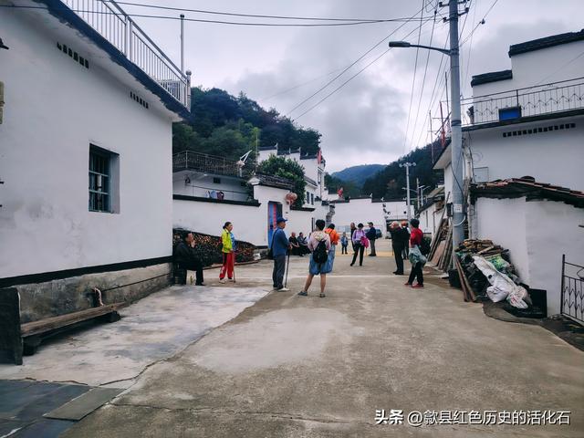 徒步周（家山）查（平坦）古道赏秋景