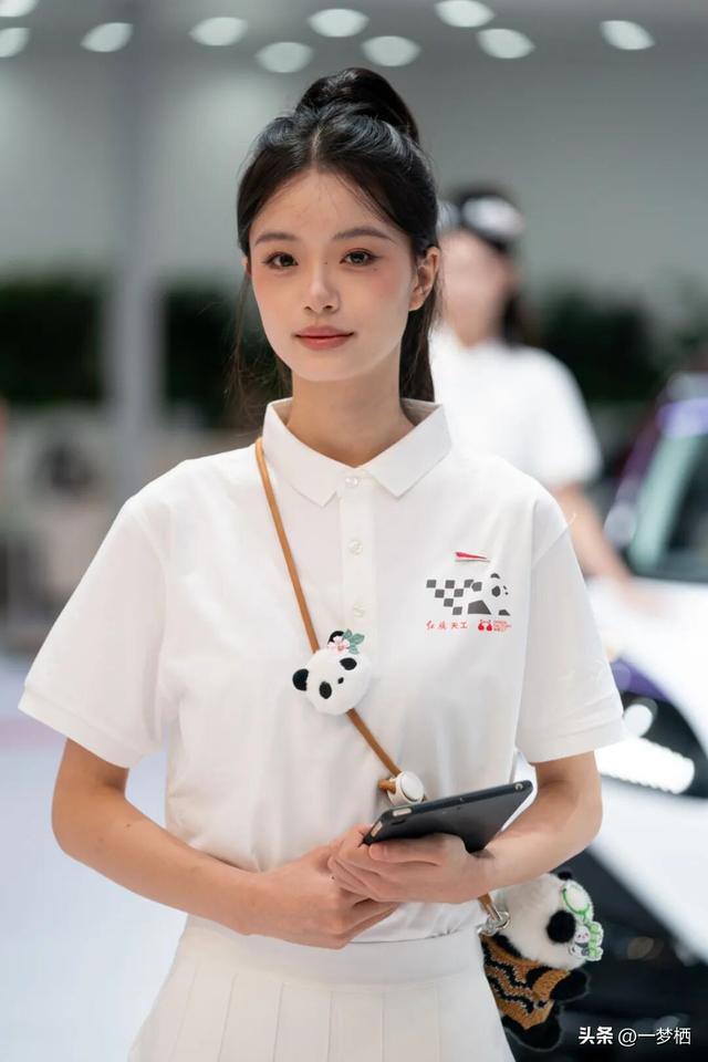 2025成都车展上的模特们