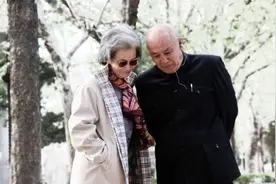 1989年，老红军陈复生再遇前妻，对着儿媳哽咽：我太久没见到她了图片