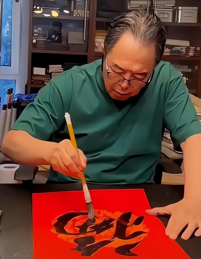 贪财又好色，德不配位的几位老艺术家，晚节不保一点都不冤