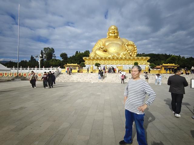 南行漫记：游锦屏山，看世界第一大弥勒佛。
