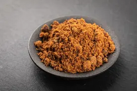 红糖和赤砂糖，有什么区别？别再傻傻分不清了，差别在这里图片