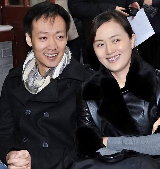 离过年不到2月，52岁辛柏青高调传出喜讯	，朱媛媛终于可以放心了