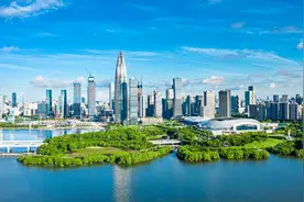 【深圳特区报】地铁密度全国居首 公交织网精准服务 枢纽空港联通全球 内外畅达成就深圳出行“幸福之城”图片