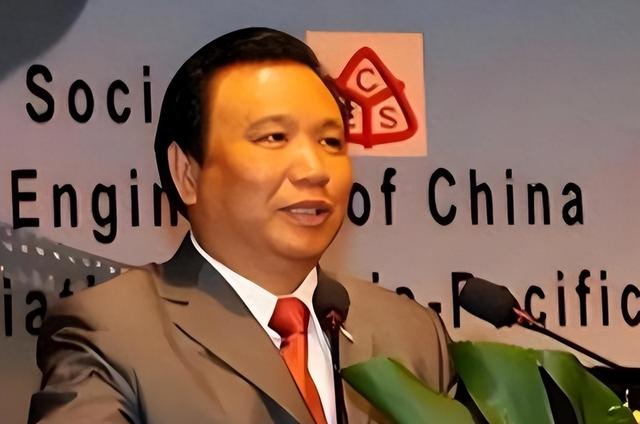 报应来了！捐给美国7千万，满嘴“中国穷关我啥事”，如今破产了