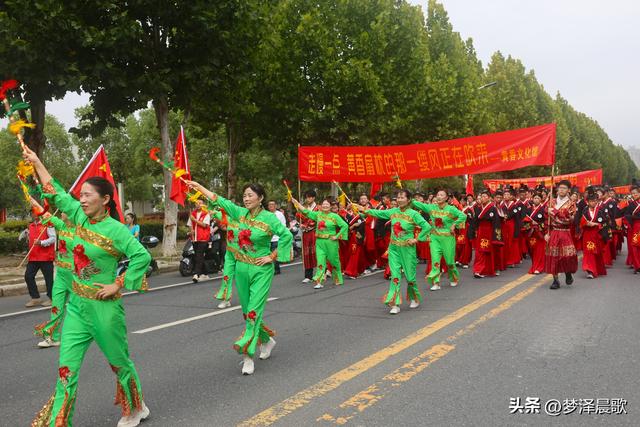 湖北：云梦国庆大巡游 楚韵风华映盛世 祥云欢歌庆华诞