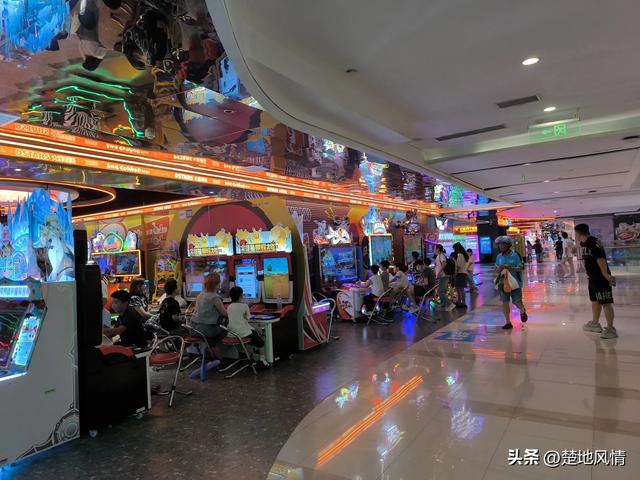 武汉商业综合体观察1：汉阳王家湾摩尔城，超市差点，其它还行！