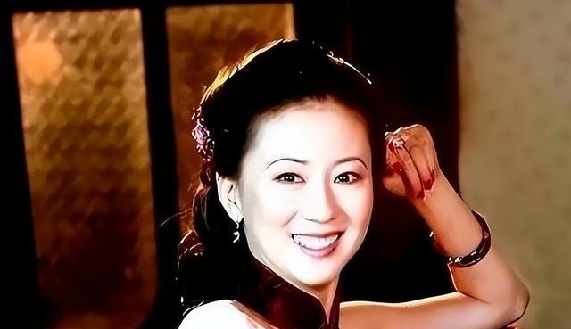 49岁仍单身！曾因“全裸写真”遭全网唾骂，如今她活成了这样！