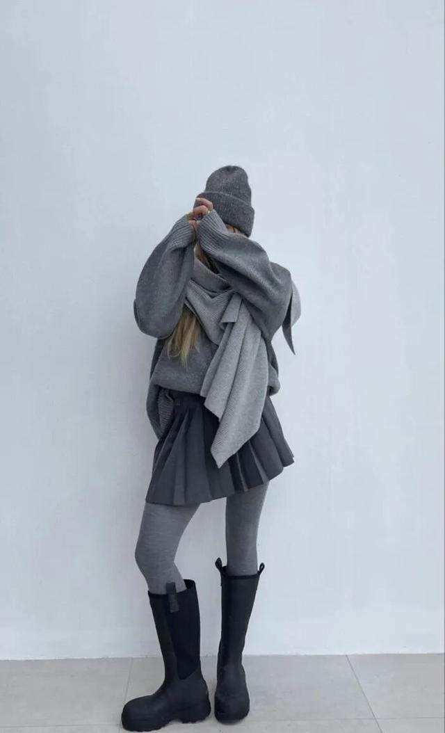 冬天穿件灰色系衣服既显高级又实用！