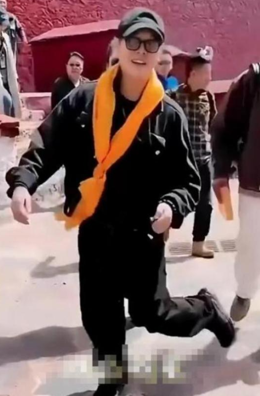 被造谣1个月后	，参与香港火灾救援的李连杰，实现了“口碑暴涨	”