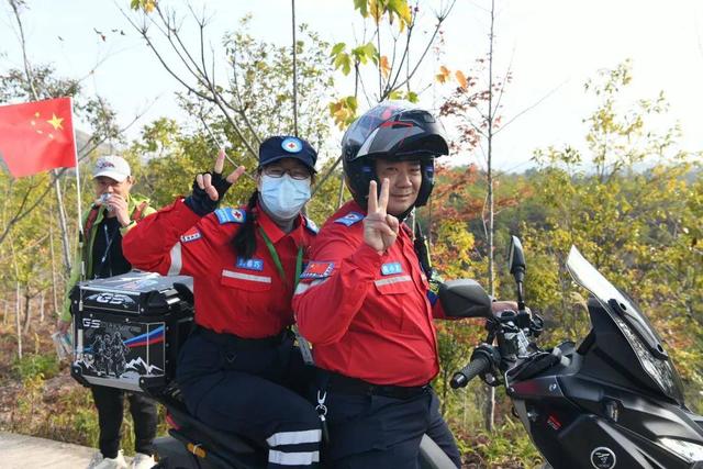 2025年第三届“多彩龙川·古邑苏区”环霍山30公里徒步活动举行