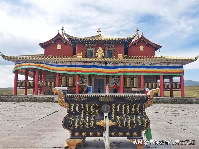 新疆巴音布鲁克草原的湿地风光