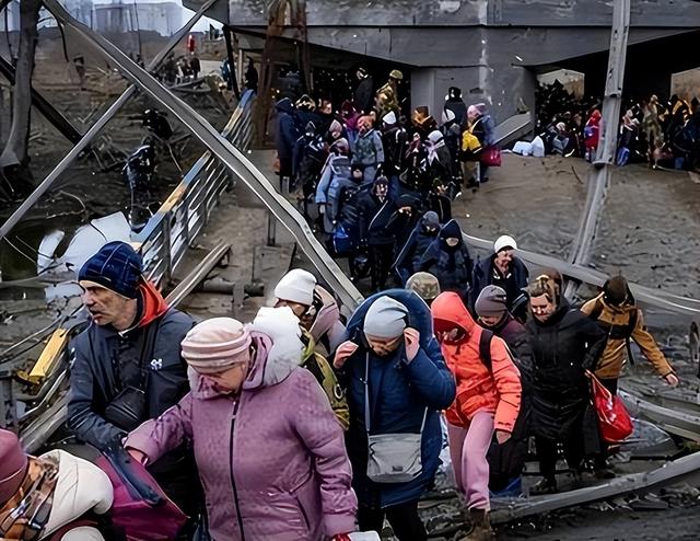 被称戏台上的国家！旅游受限、榜样塑造，朝鲜的表演竟源自苏联
