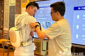 可以穿的康复机器人，你见过吗？图片