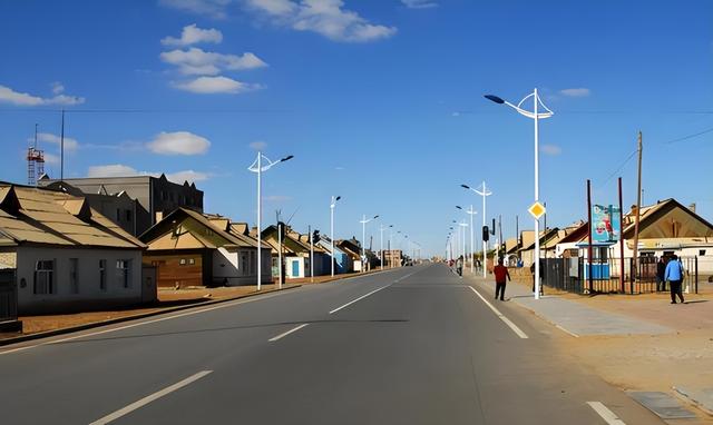 中蒙边境的蒙古国小城，吃中国饭，用中国电，幸福到原地转圈