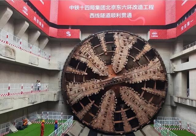 中美德盾构机差距有多大？美国每小时3.6米，德国6米，中国多少
