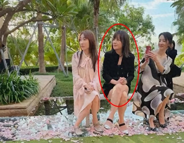 封杀4年后，49岁赵薇又有消息，因胃癌去世传闻 5个月前就真相大白