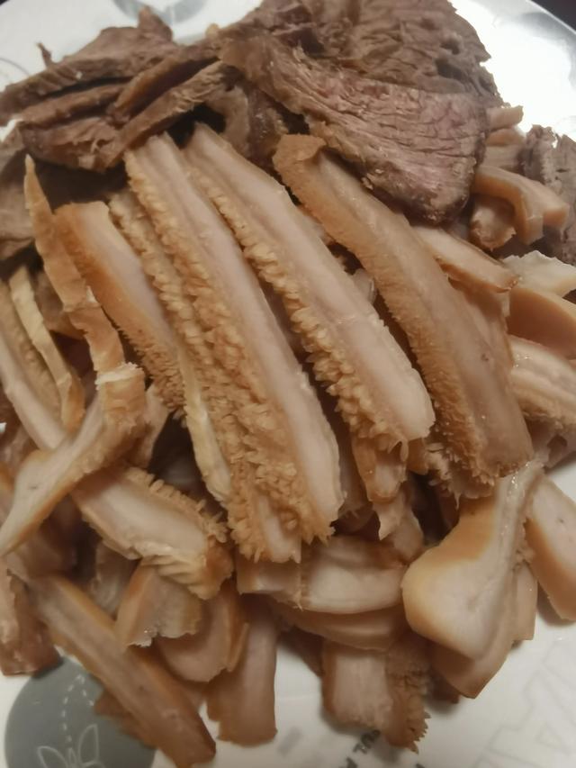 菠菜和花胶可以同吃吗 2025年菠菜可以和花胶一起吃吗