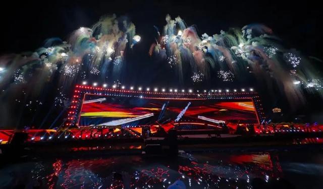 ACME助力长江三峡国际旅游节开幕，光影点亮宜昌夜空