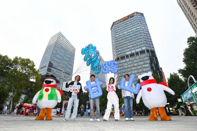 甘露山文创城年接待游客近千万人次 “雪乐宝” 快闪江城邀你看大戏玩冰雪吃美食