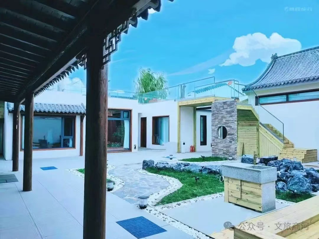 周末向北，去济南这个小县城里摘桃、吃鸡、泡温泉，恣儿得很！