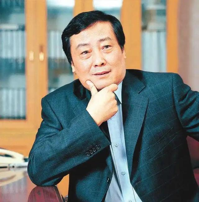 宗庆后培养宗馥莉为继承人，私生子没名分，郎咸平称杜建英水平臭