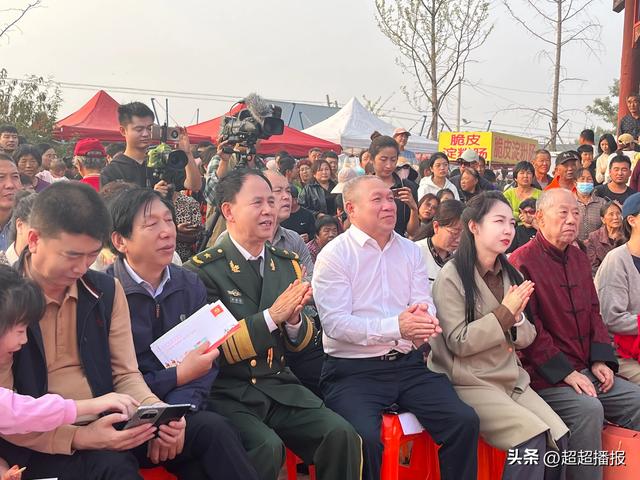 沧州善行-相约花海欢聚仵龙堂·李炳天将军乡情作品演唱会成功举办