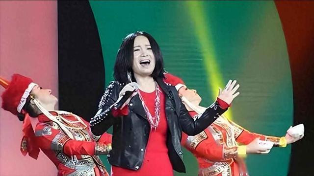 她没上春晚，却唱碎了草原风，也唱醒了自己