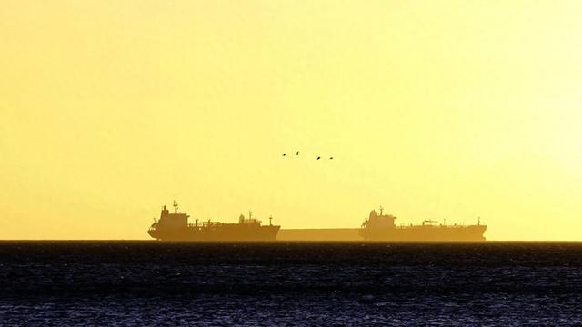 意外出手！伊朗时隔数月再扣外籍油轮	，波斯湾局势生变