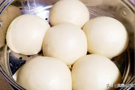 蒸馒头，冷水热水区别大，谨记这4个诀窍，又白又软，蓬松不塌陷图片