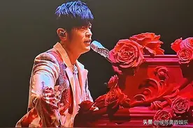 周杰伦香港演唱会：郭富城与周杰伦梦幻联动，24年铁粉真挚告白!图片