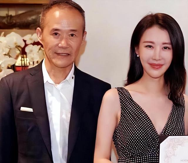 刘强东没想到，离过年不到2月，章泽天走上了和田朴珺一样的路