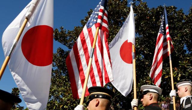 日本航母正式出港！高市早苗紧急表态后，普京做出一个明智的决定