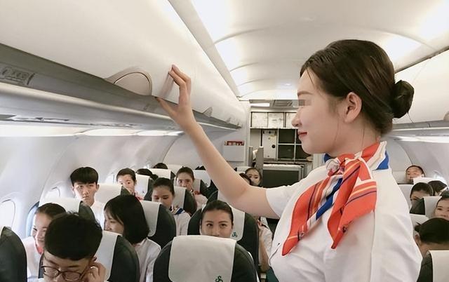 回顾：上海空姐和银行行长结婚，同居了3年才发现丈夫的真实身份