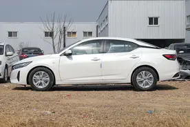 开了五百公里，朗逸和轩逸的差距一目了然，今天就给大家实测对比图片