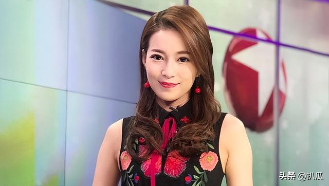 她曾是上海台主持人，如今在仓库打包卖水果，单身带儿子独自生活