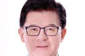 罗康瑞：60岁弃子逐妻，为啥坚决娶50岁的朱玲玲为妻？原因有三点图片