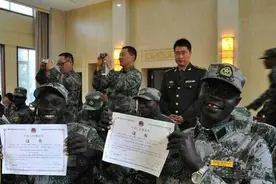 以我军为师的卢旺达军队图片