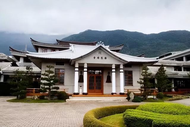 释永信被查，才知道她有多让人敬佩