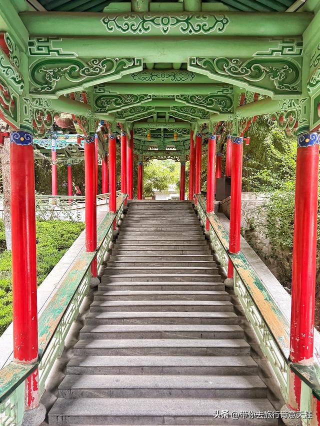 兰州白塔山下的清末黄河铁桥